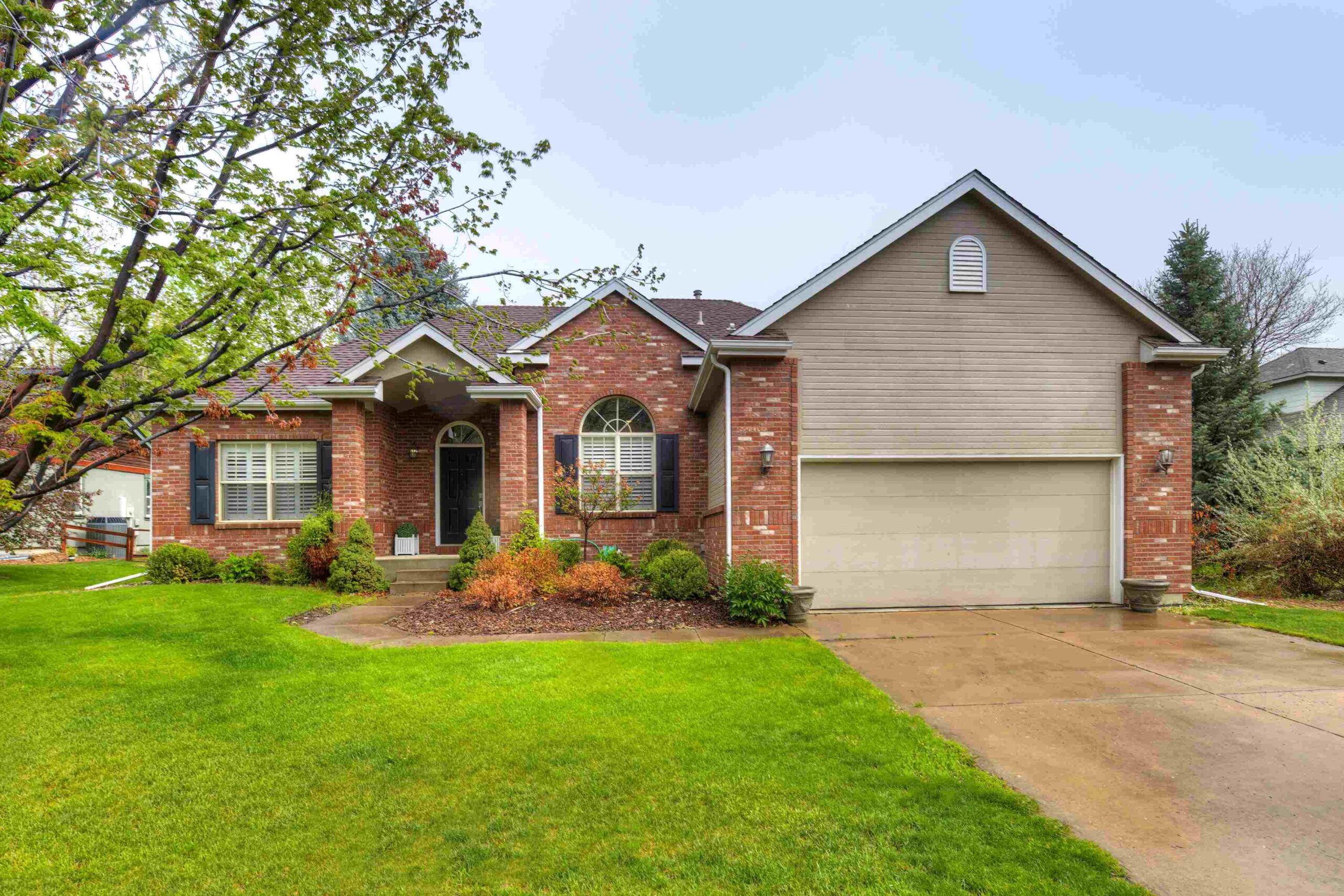 1 Front 2531 489 kb Lake Meadow Dr, Lafayette_01